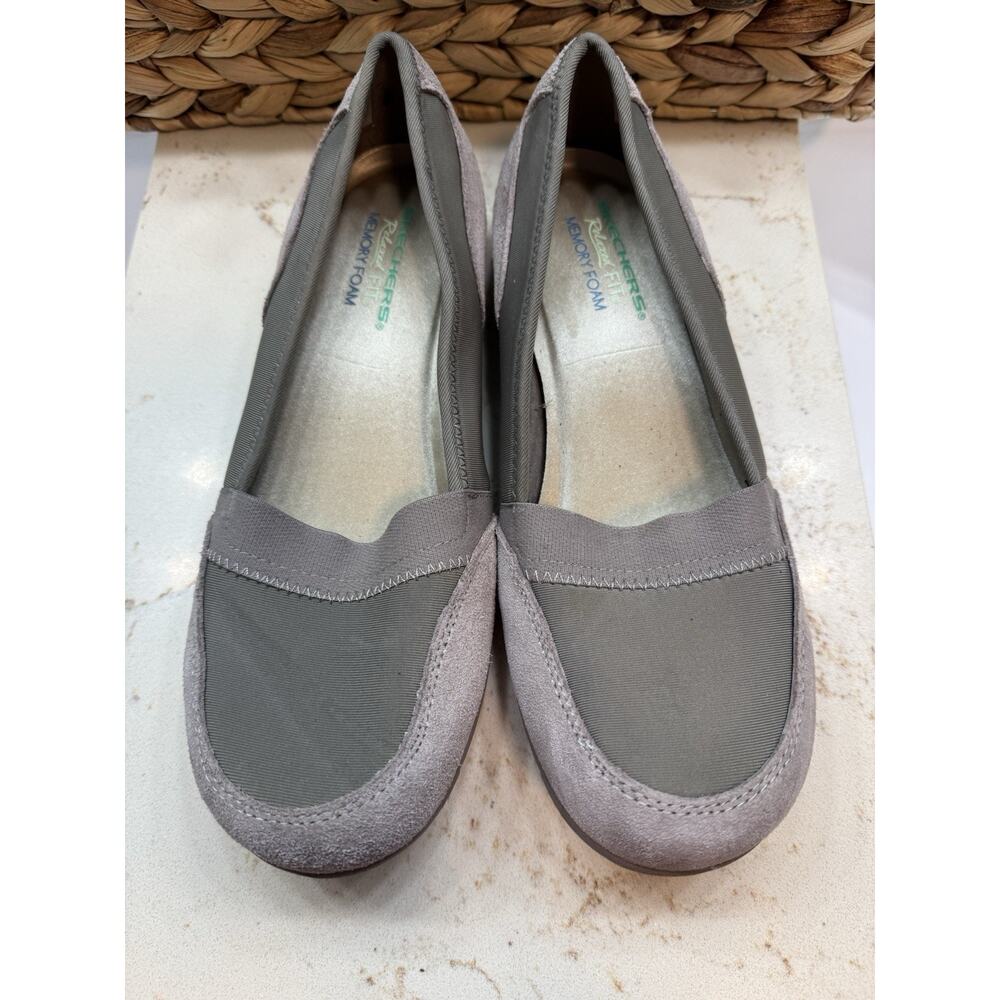 Skechers Womens Relaxed Fit Memory Foam Size 10 Taupe Beige Slip Ons Leather New